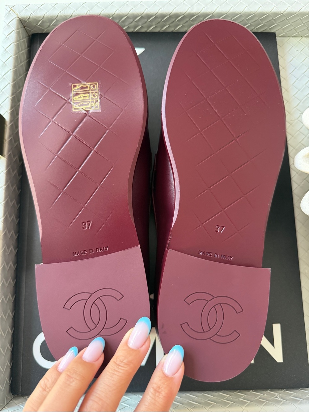 CHANEL BURGUNDY LEATHER LOAFERS OXFORD SHOES GOLD STRASS GEMS CC TURNLOCK 37 - Picture 17 of 17